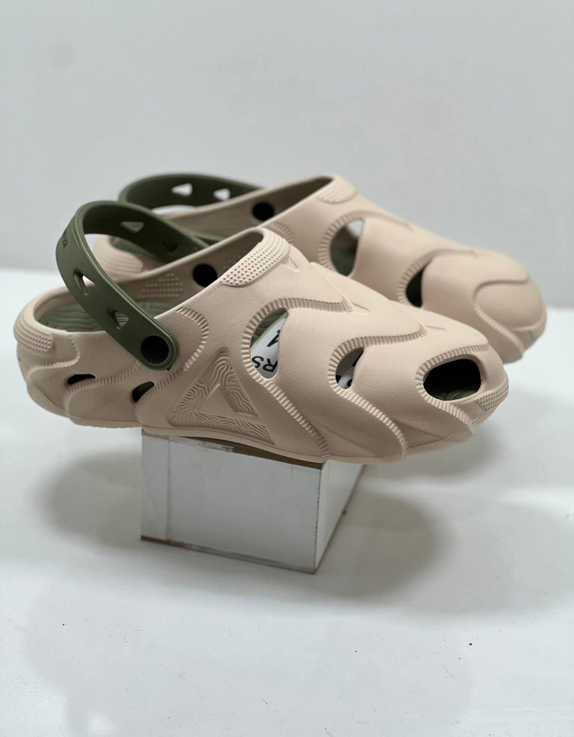 crocs peak